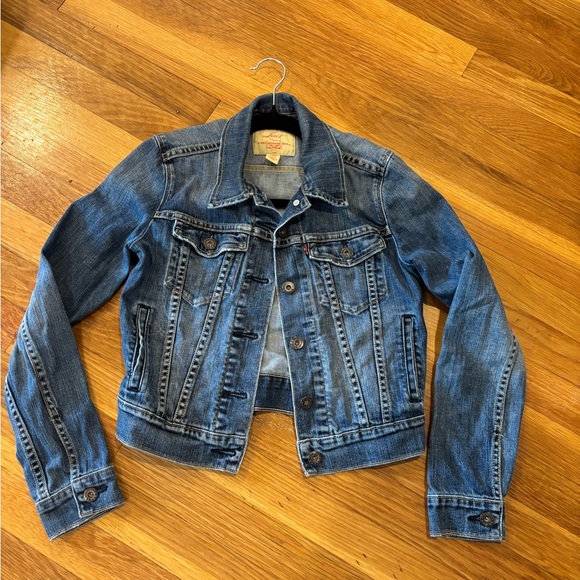 Levi's Indigo Denim Jacket with Button Details - Picture 1 of 4
